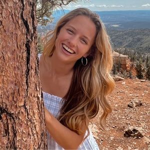 Meet your Posher, Hannah